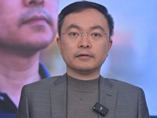 蔡磊用眼控仪和儿子交流围棋：画面温馨！