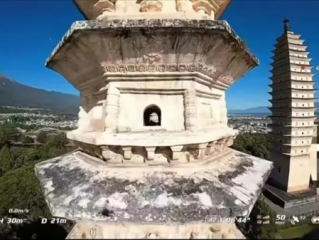 无人机擅自穿越大理千年古塔时炸机 当地景区：将会追责！